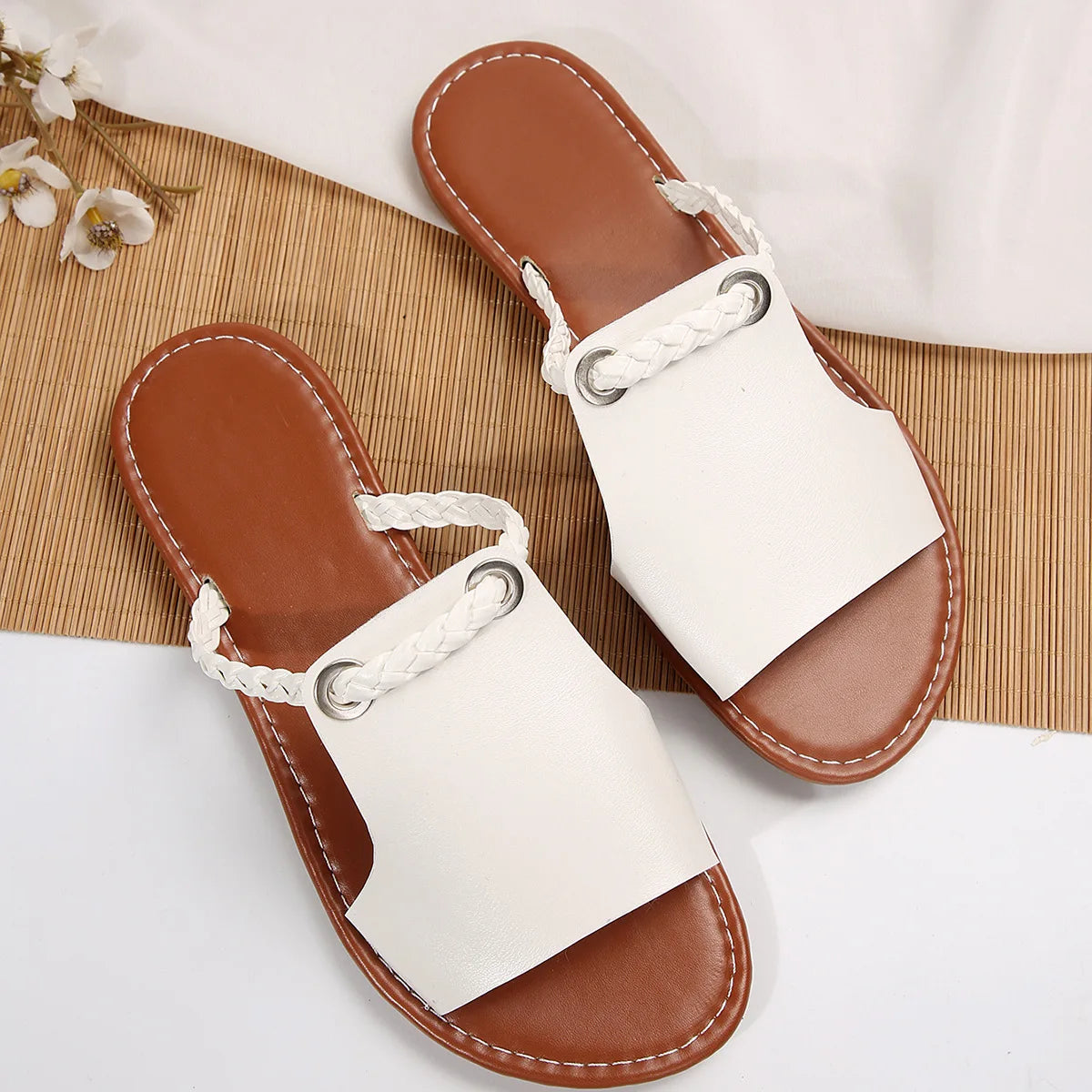 Vierkante Kruis Platte Sandalen