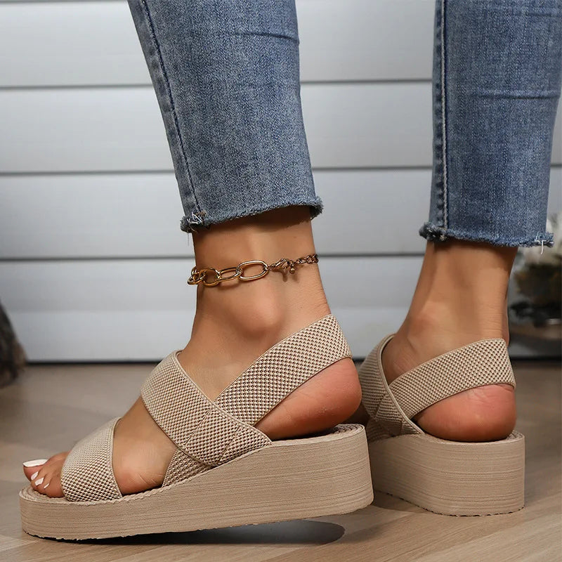 Minimalistische Wedge Sandalen