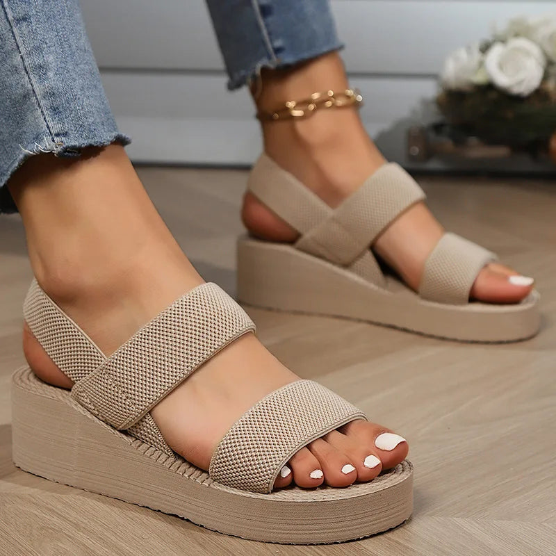Minimalistische Wedge Sandalen