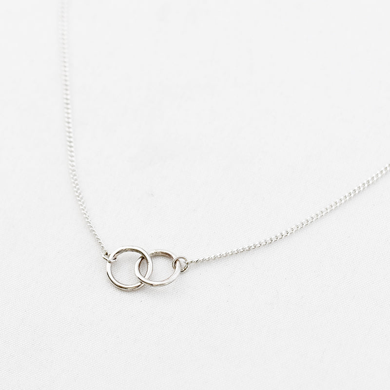Handgemaakte Sterling 925 Zilveren Ketting met Twee Elegante Cirkels – Kies Jouw Stijl en Lengte