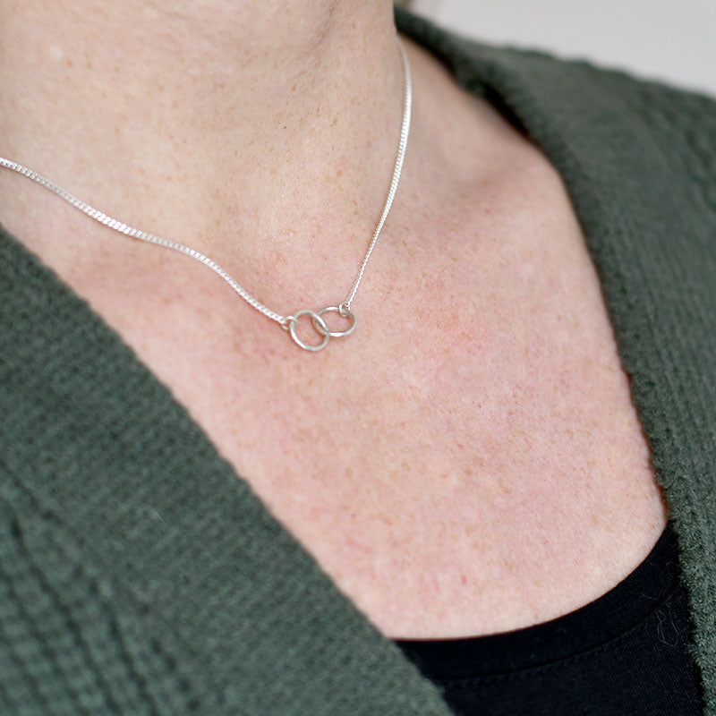 Handgemaakte Sterling 925 Zilveren Ketting met Twee Elegante Cirkels – Kies Jouw Stijl en Lengte
