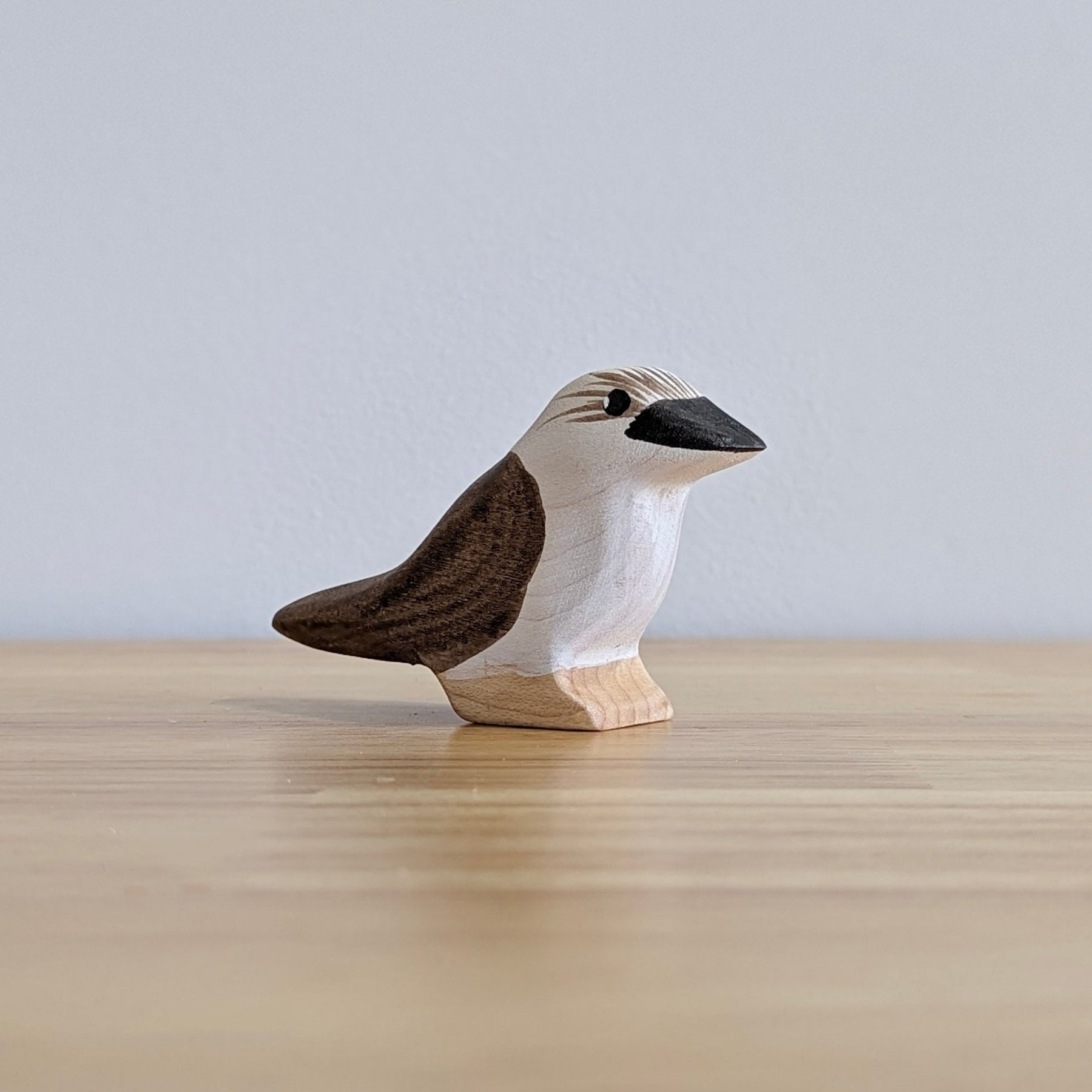 Handgemaakte Houten Kookaburra – Magisch Speelgoed voor Kleinwereldspel en Educatief Spel