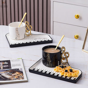 Golden Piano Cup Set – Elegantie en Verfijning voor Jouw Dagelijkse Koffieroutine!