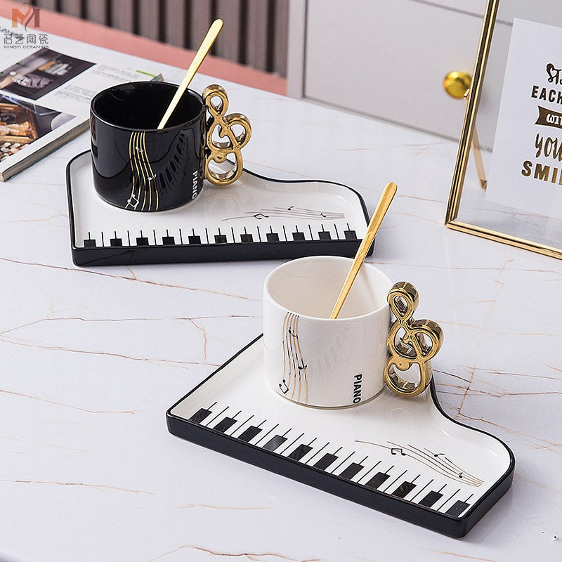 Golden Piano Cup Set – Elegantie en Verfijning voor Jouw Dagelijkse Koffieroutine!