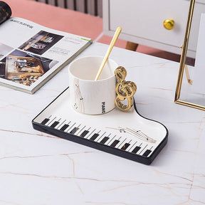 Golden Piano Cup Set – Elegantie en Verfijning voor Jouw Dagelijkse Koffieroutine!