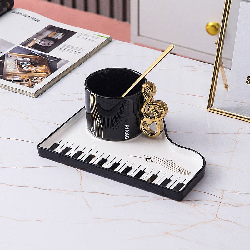 Golden Piano Cup Set – Elegantie en Verfijning voor Jouw Dagelijkse Koffieroutine!