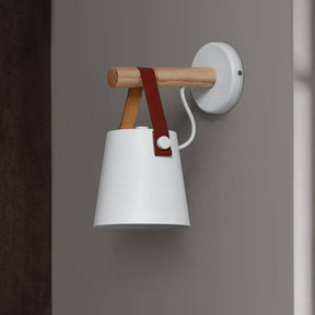 Scandinavische LED-Wandlamp van Hout met Leren Riempje voor Slaapkamer en Woonkamer