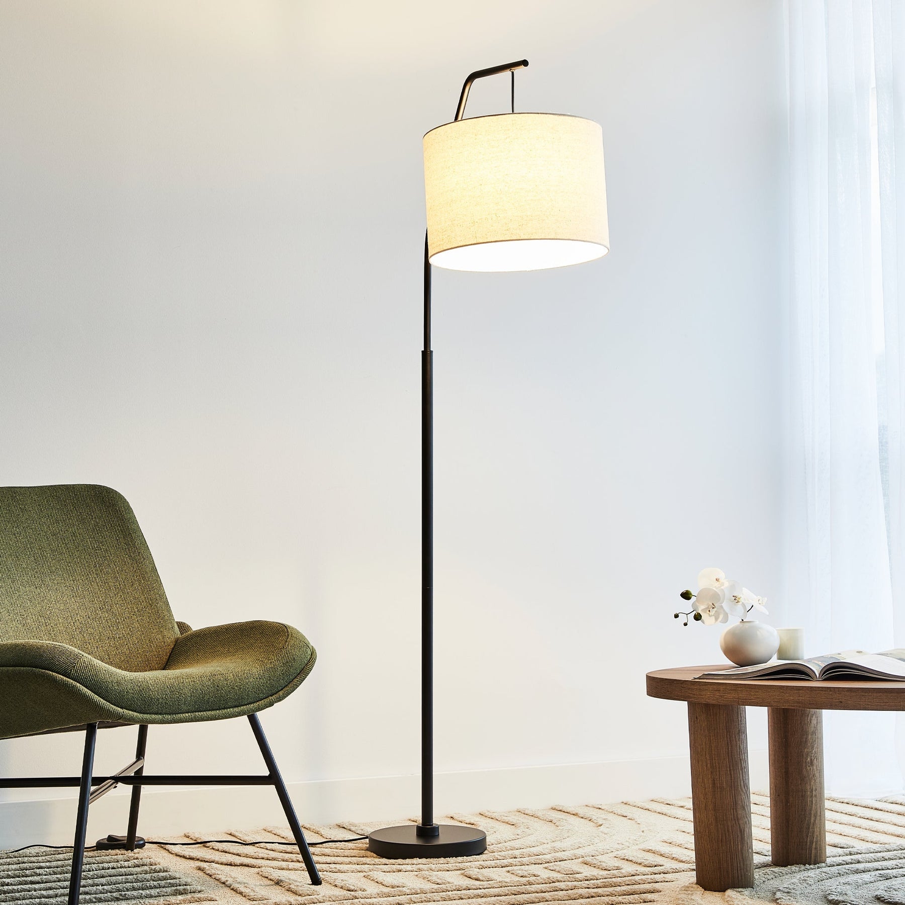 Vloerlamp - Stijlvolle 165 cm Hoogte in Goud/Zwart met Off-White Linnen Lampenkap