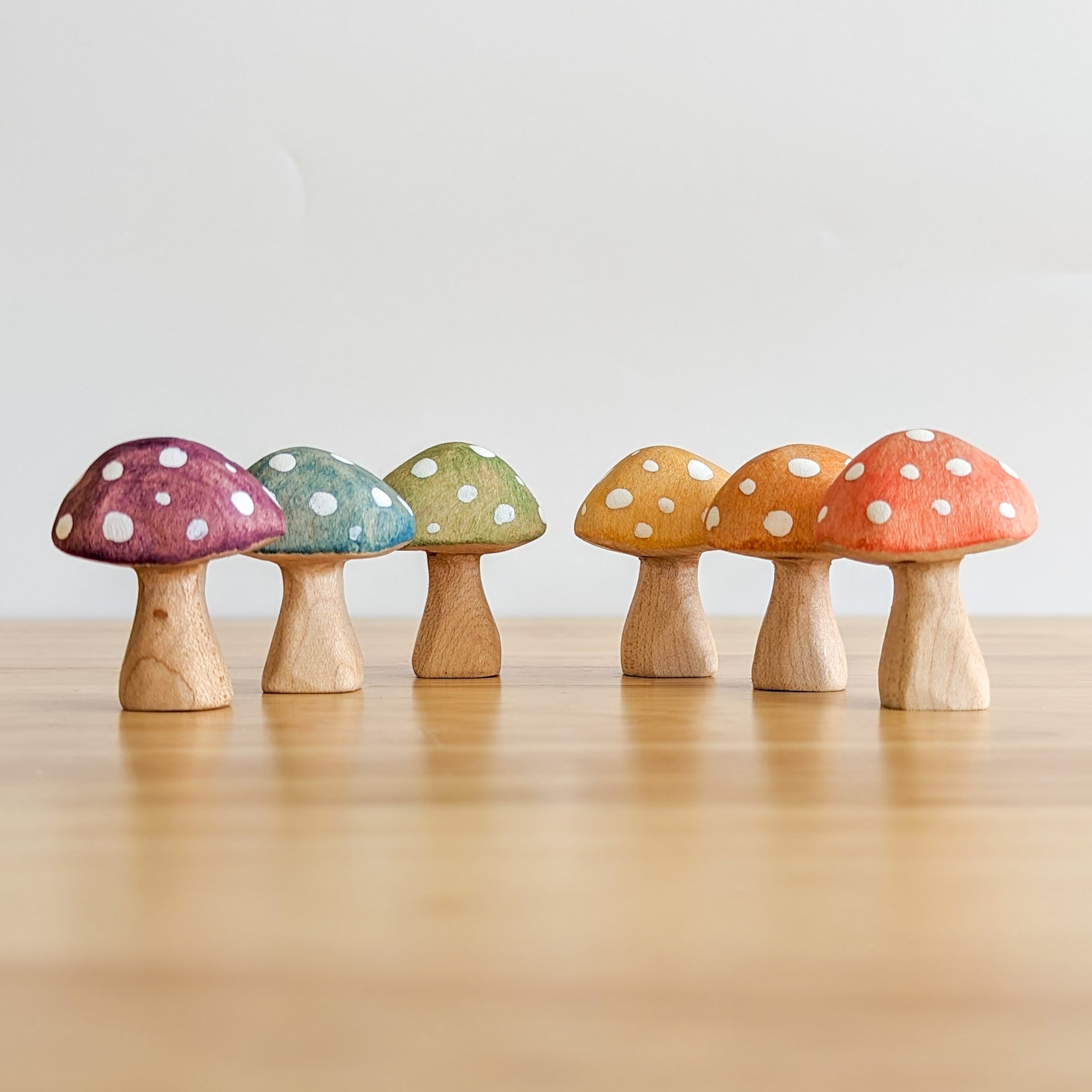 Handgemaakte Houten Paddenstoelen – Magisch Speelgoed voor Creatief Kleinwereldspel