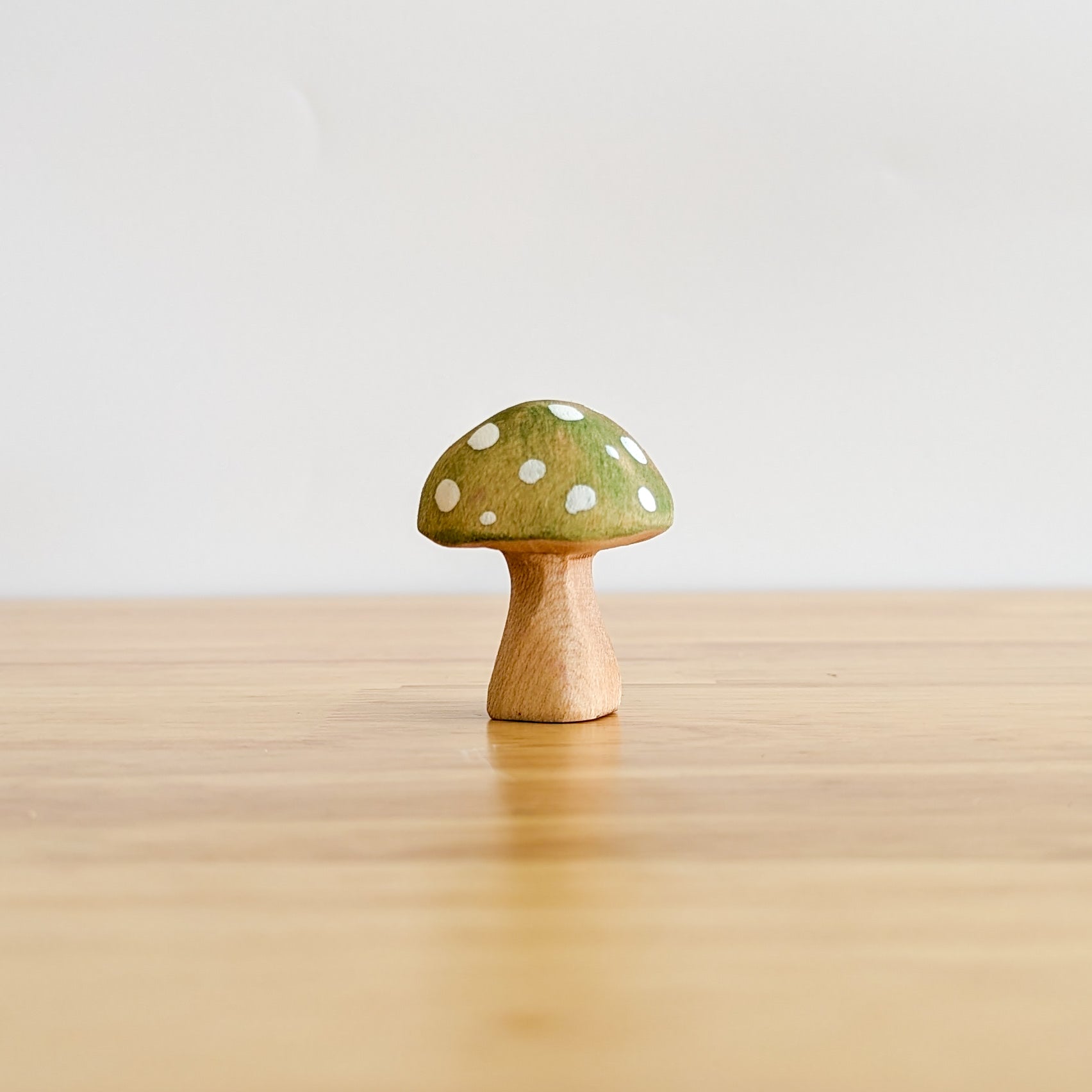 Handgemaakte Houten Paddenstoelen – Magisch Speelgoed voor Creatief Kleinwereldspel