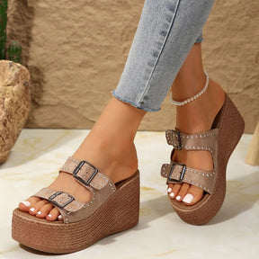 Trendy Wedge Slippers