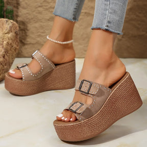 Trendy Wedge Slippers