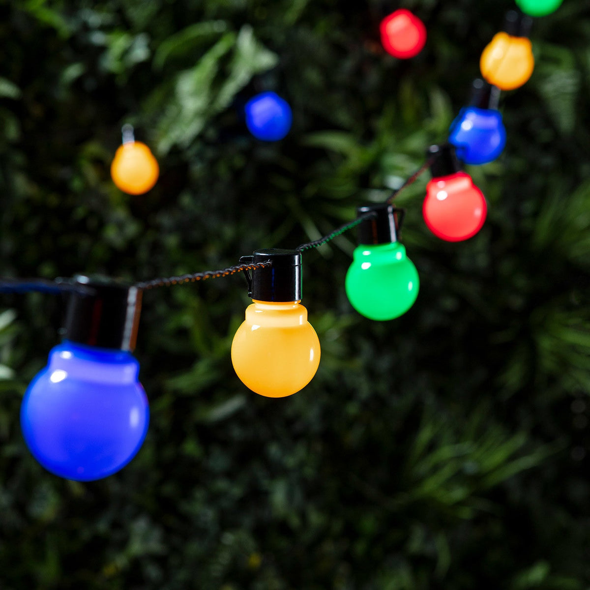 Herleef de Charme van Vroeger met de Meerkleurige Slinger - 30 LED Bollen voor Sfeervolle Avonden