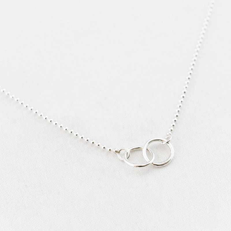 Handgemaakte Sterling 925 Zilveren Ketting met Twee Elegante Cirkels – Kies Jouw Stijl en Lengte