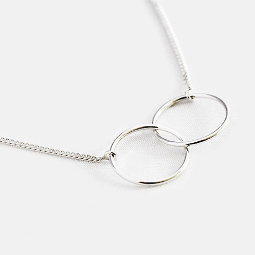 Handgemaakte Sterling 925 Zilveren Ketting met Twee Elegante Cirkels – Kies Jouw Stijl en Lengte