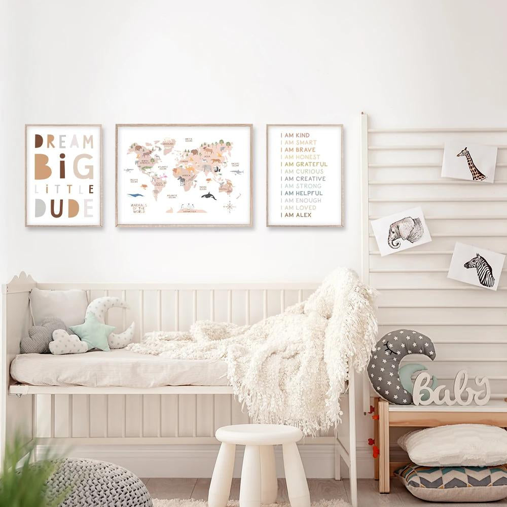 Kids Wereldkaart Canvas - Educatieve Kinderkamer Decoratie met Schattige Dieren in Pasteltinten