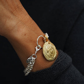 Armband met Muntenhanger: Een Must-Have voor Jouw Sieradencollectie