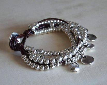 Exclusieve Handgemaakte Leren Armband met Zamak-Kralen: Perfect voor Dames!