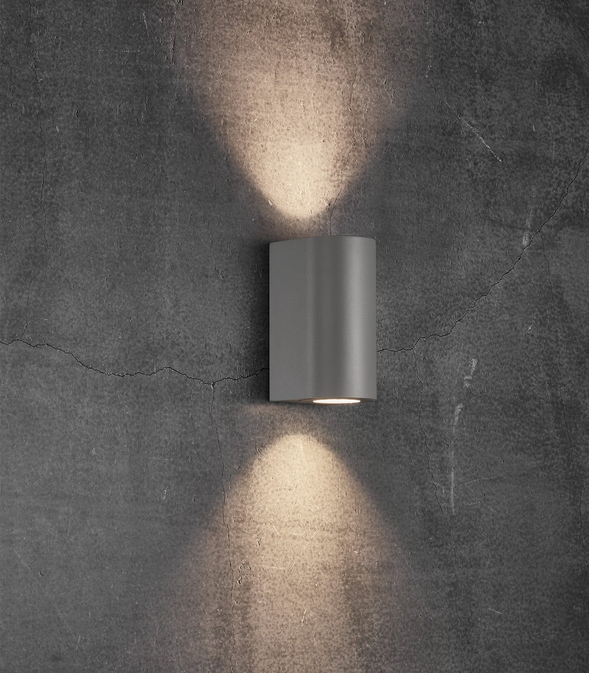 Serena Wandlamp - Minimalistisch Ontwerp met Dubbele Verlichting voor Buitenruimtes